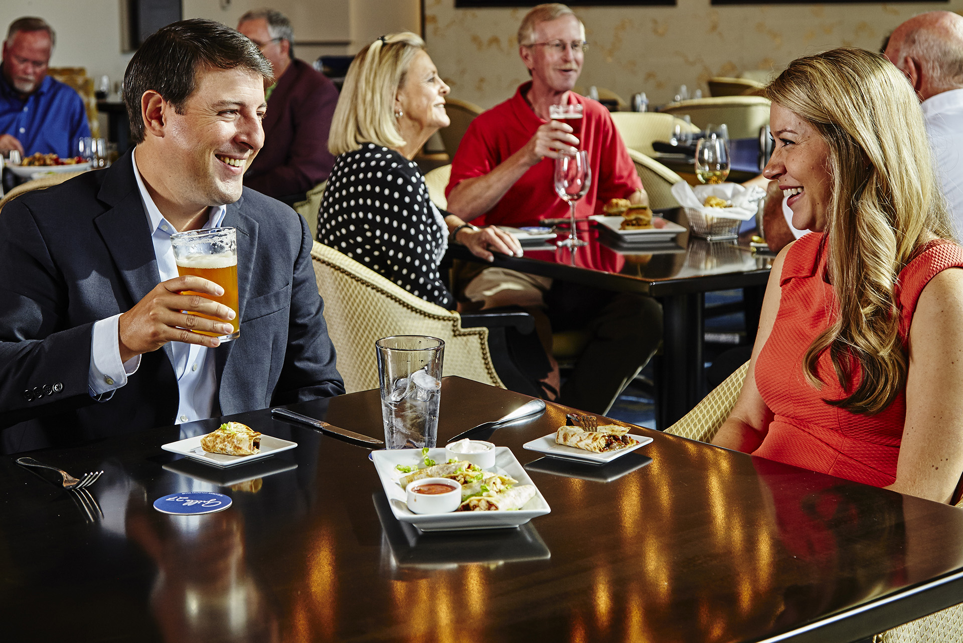 Skyline Club - Southfield - Members in the grill