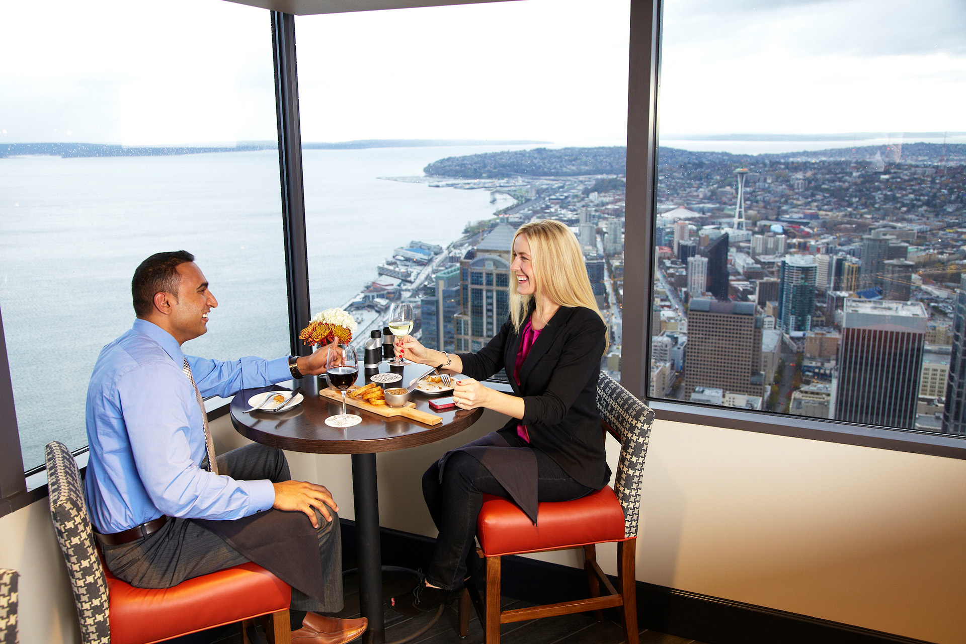 Columbia Tower Club - Members dining with a view
