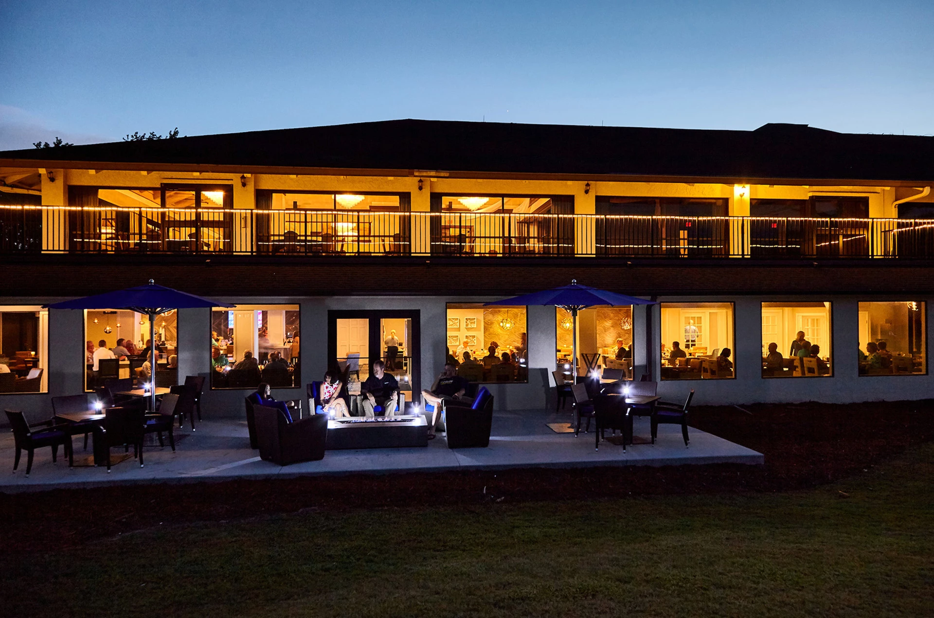 Countryside Country Club - Clubhouse at night