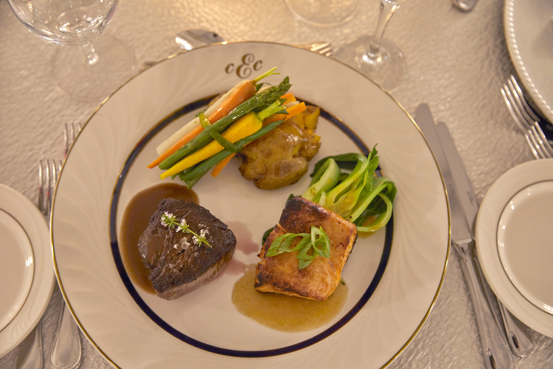 Engineers Country Club | Ballroom Food