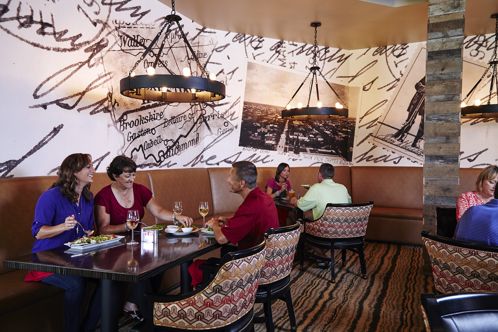 Hearthstone Country Club - Members in the Grill