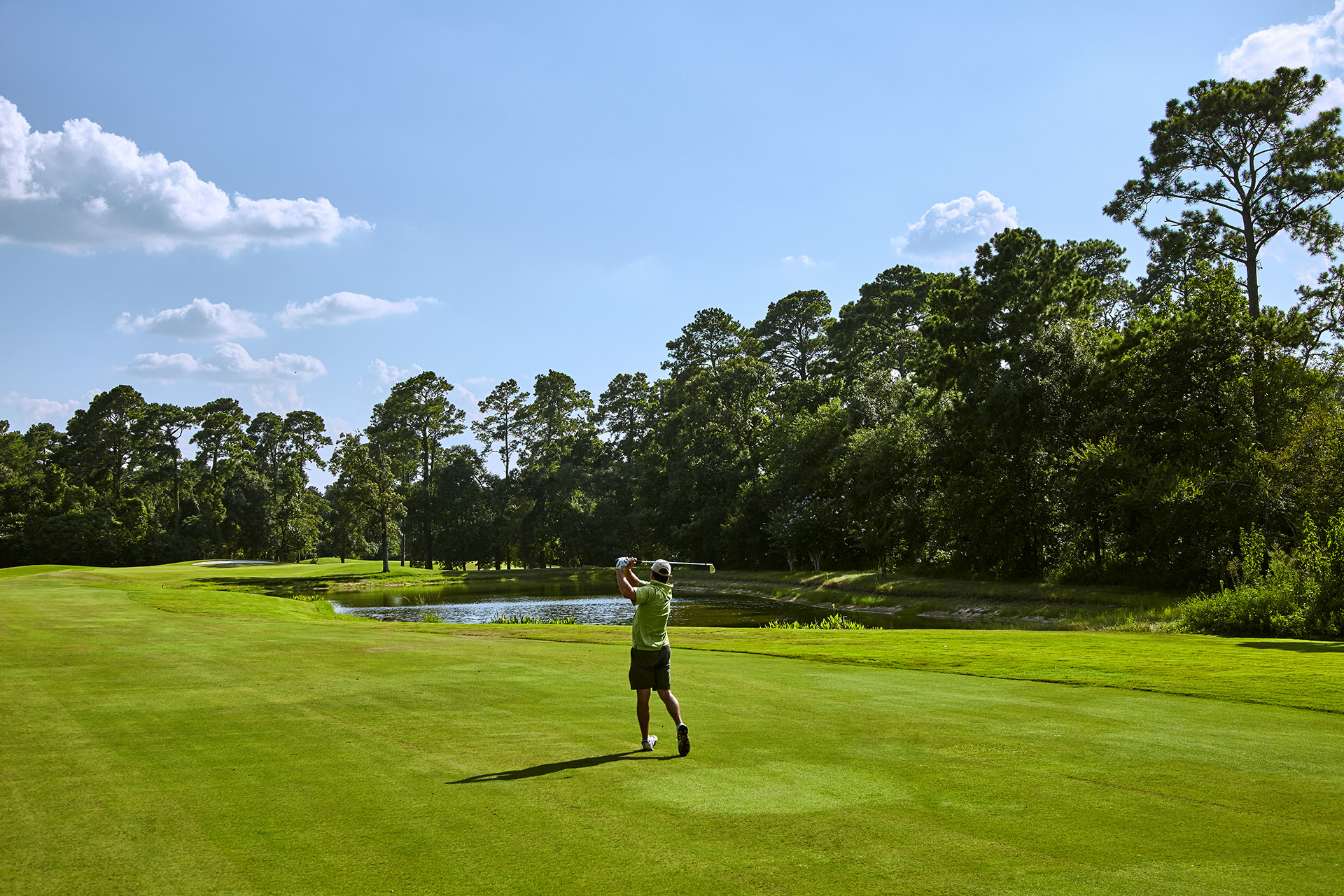 The Golf Trails Lake Windcrest - Golfer