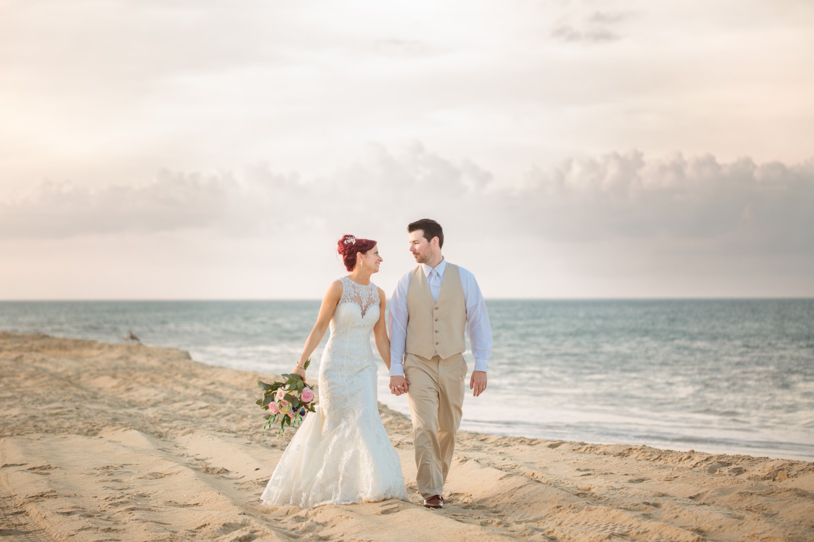 Nags Head Golf Links - Couple on the beach