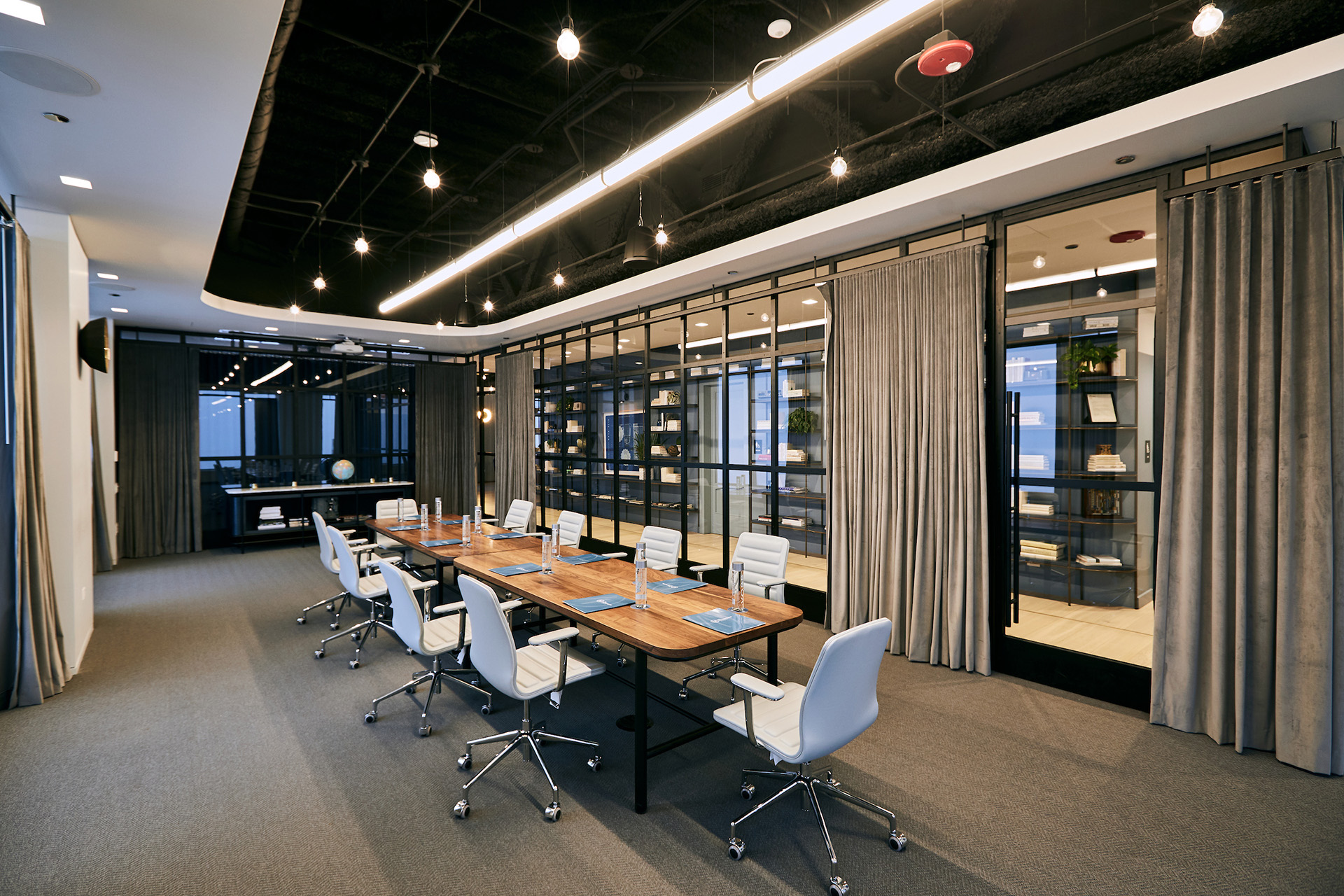 The Metropolitan - Meeting