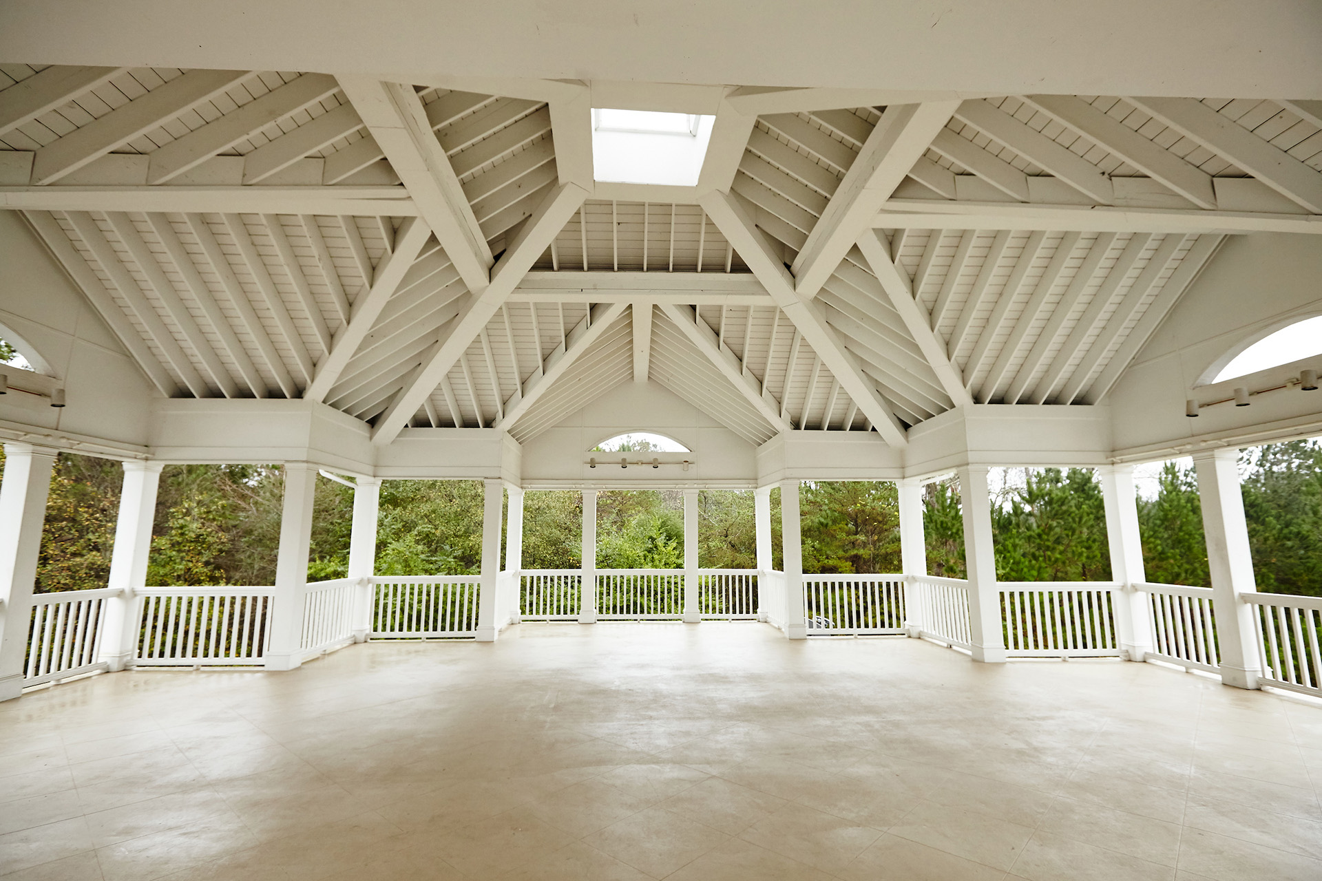 White Columns Country Club - Wedding Space